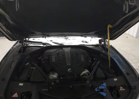 2012 BMW 750Li из США, поврежденный, VIN WBAKB8C57CC963728